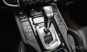 Porsche Cayenne 3.0D * FACELIFT * ПАНОРАМА * БЕЗ ИНЦИДЕНТИ * , снимка 8
