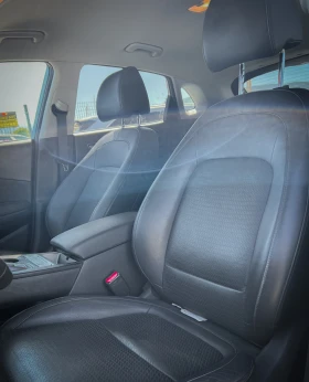 Hyundai Kona PREMIUM 64KWh/SOH100%/BLUELINK/FULL ASSIST/HEADUP - 36499 лв. - 61883778 9