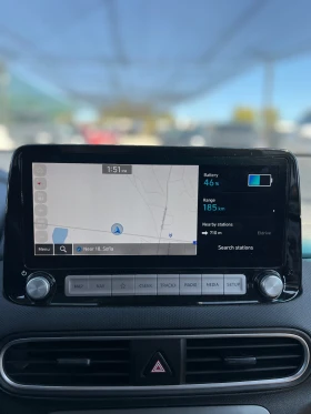 Hyundai Kona PREMIUM 64KWh/SOH100%/BLUELINK/FULL ASSIST/HEADUP - 36499 лв. - 61883778 13