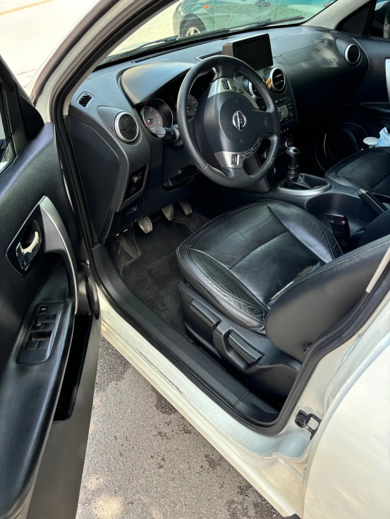 Nissan Qashqai, снимка 10 - Автомобили и джипове - 47004606