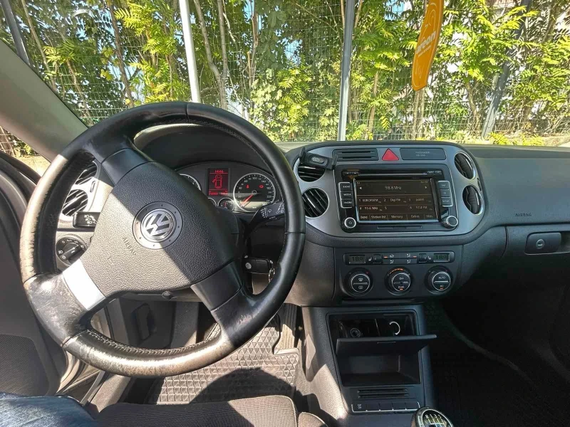 VW Tiguan 2.0 140 CBA, снимка 6 - Автомобили и джипове - 48130667