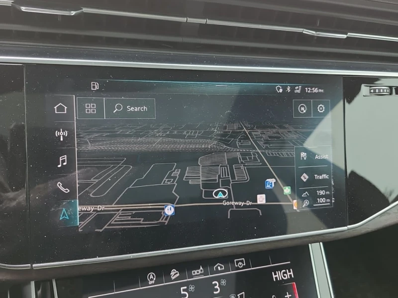 Audi Q8  PROGRESSIV /360 / PANO / ОБДУХВАНЕ , снимка 10 - Автомобили и джипове - 53422429