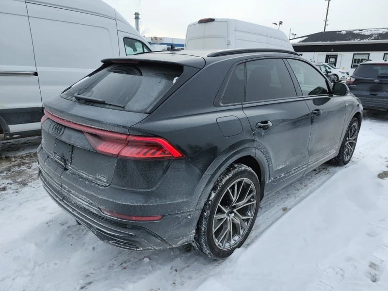 Audi Q8  PROGRESSIV /360 / PANO / ОБДУХВАНЕ , снимка 3 - Автомобили и джипове - 53422429