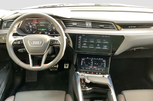 Audi Q8 55/E-TRON/SPORTBACK/340HP/S-LINE/PANO/360/708z, снимка 9 - Автомобили и джипове - 55523683