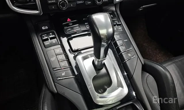 Porsche Cayenne 3.0D * FACELIFT * ПАНОРАМА * БЕЗ ИНЦИДЕНТИ * , снимка 8 - Автомобили и джипове - 55792311