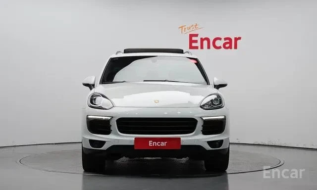 Porsche Cayenne 3.0D * FACELIFT * ПАНОРАМА * БЕЗ ИНЦИДЕНТИ * , снимка 2 - Автомобили и джипове - 55792311