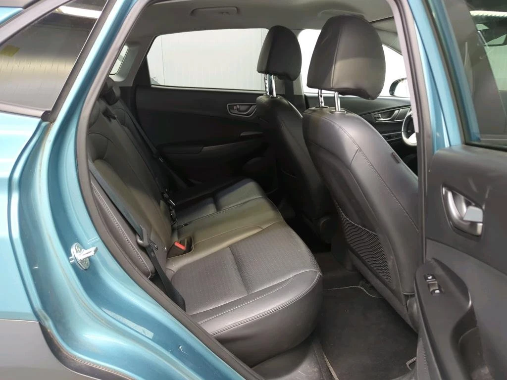 Hyundai Kona PREMIUM 64KWh/BLUELINK/FULL ASSIST/HEADUP/DISSTR - изображение 8