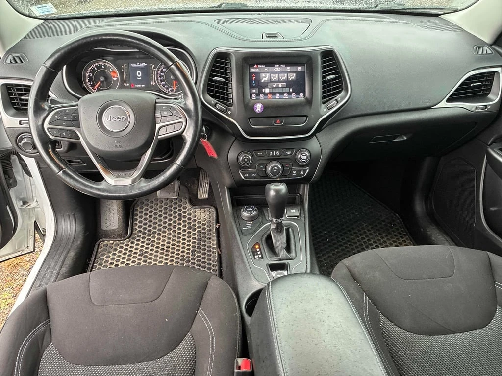 Jeep Cherokee * Sport * CARFAX * БЕЗ ПЪРВОНАЧАЛНА ВНОСКА - изображение 9