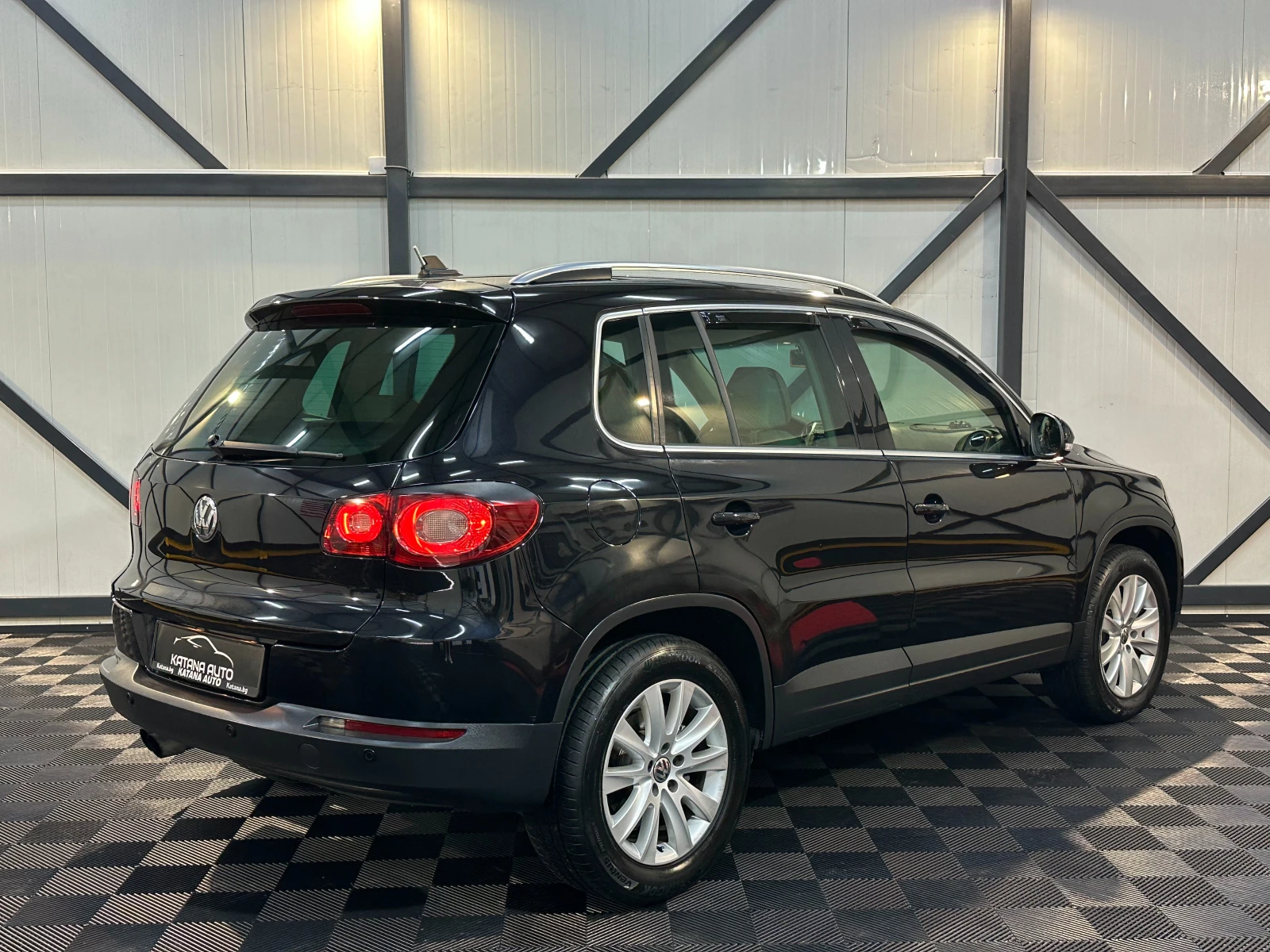 VW Tiguan * 2.0* 4MOTION* ПОДГРЕВ* КОЖА* , снимка 4 - Автомобили и джипове - 55218935