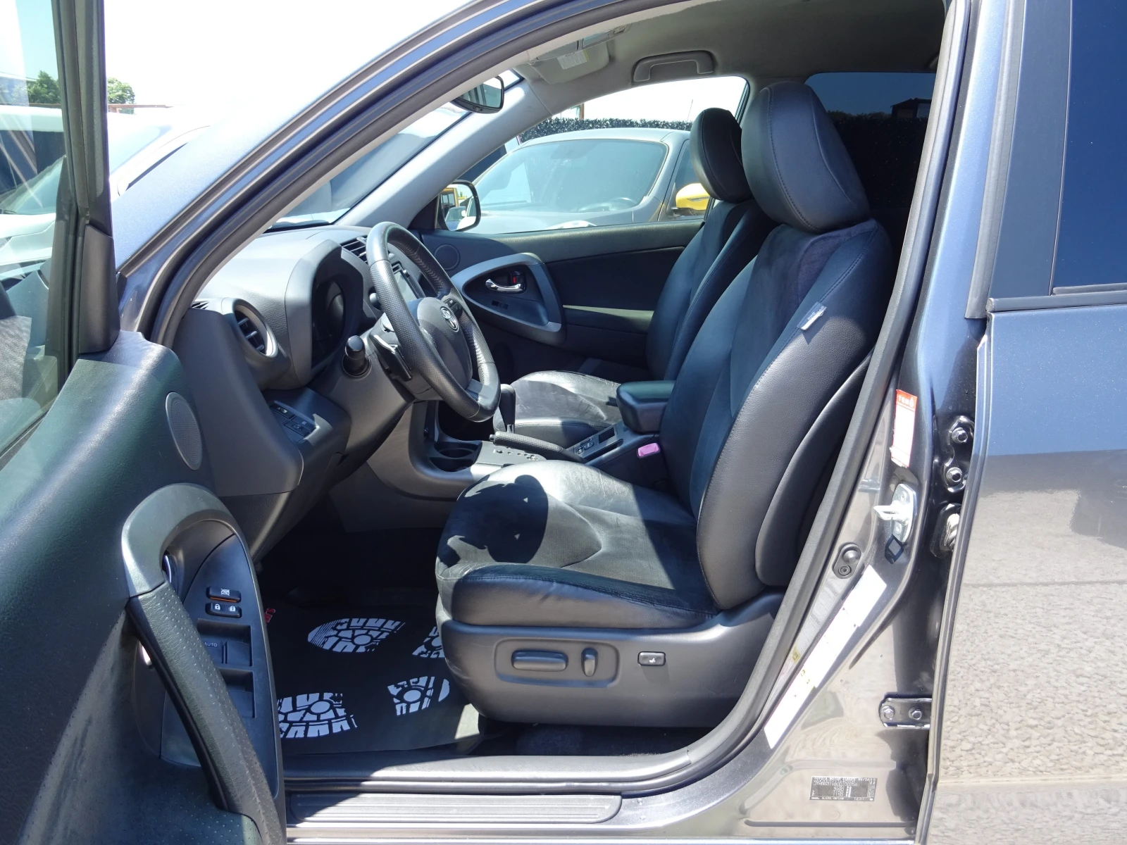 Toyota Rav4 2.2 D-CAT 150 к.с. 4x4 Automatic Executive, снимка 10 - Автомобили и джипове - 55249227