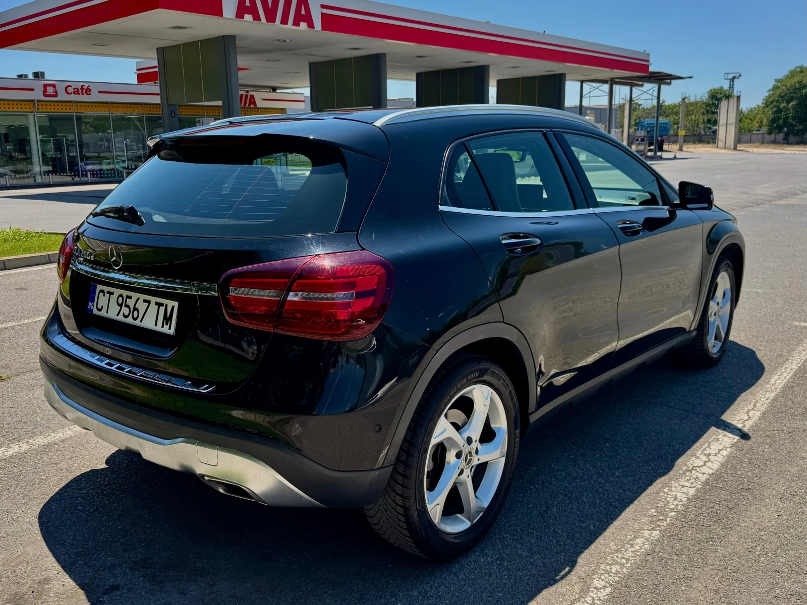 Mercedes-Benz GLA 200 PANORAMA/ FACELIFT/ РЕАЛНИ КМ, снимка 4 - Автомобили и джипове - 55711940