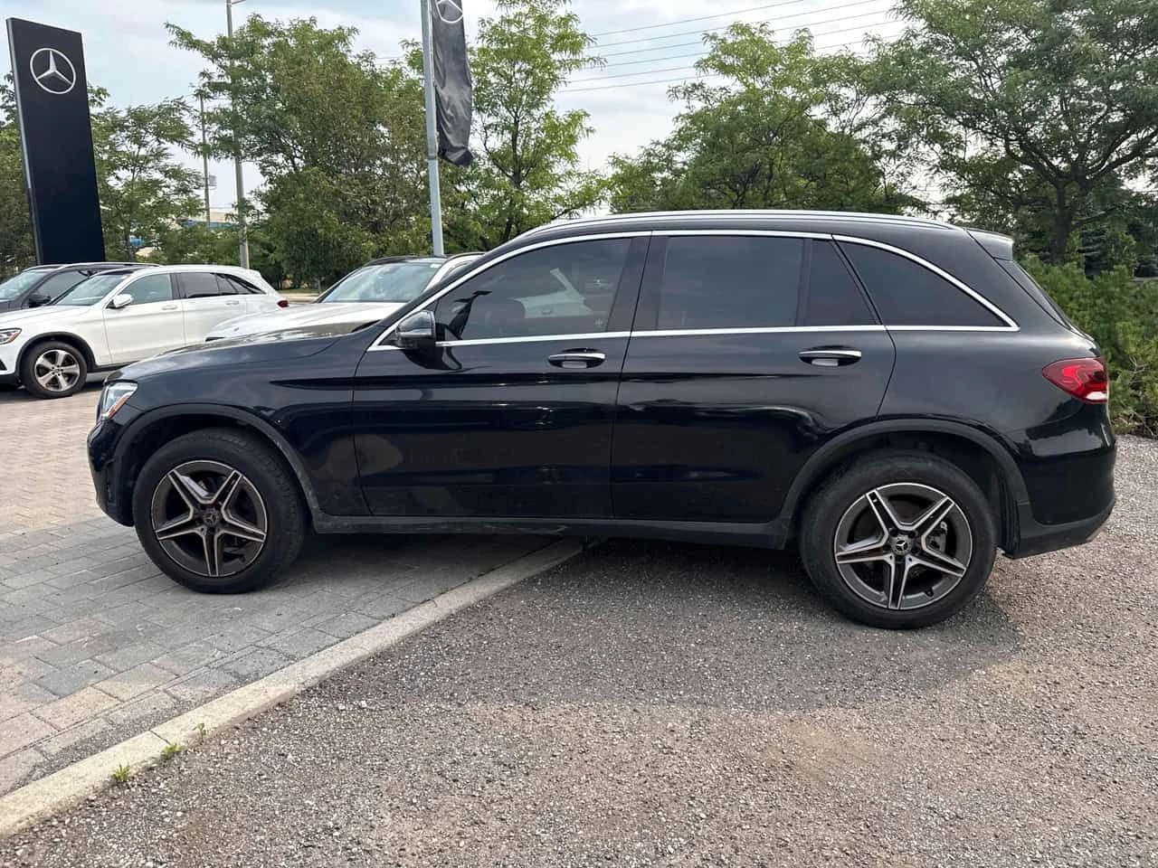 Mercedes-Benz GLC 300 * CARFAX * ОПЦИЯ ЗА ФИНАНСИРАНЕ, снимка 2 - Автомобили и джипове - 55645391