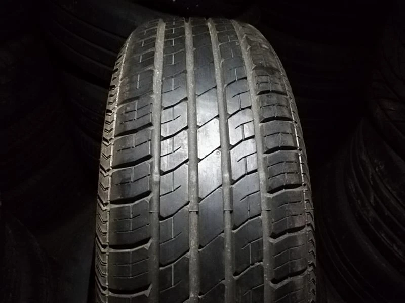 Гуми Летни 205/65R15, снимка 1 - Гуми и джанти - 20858148