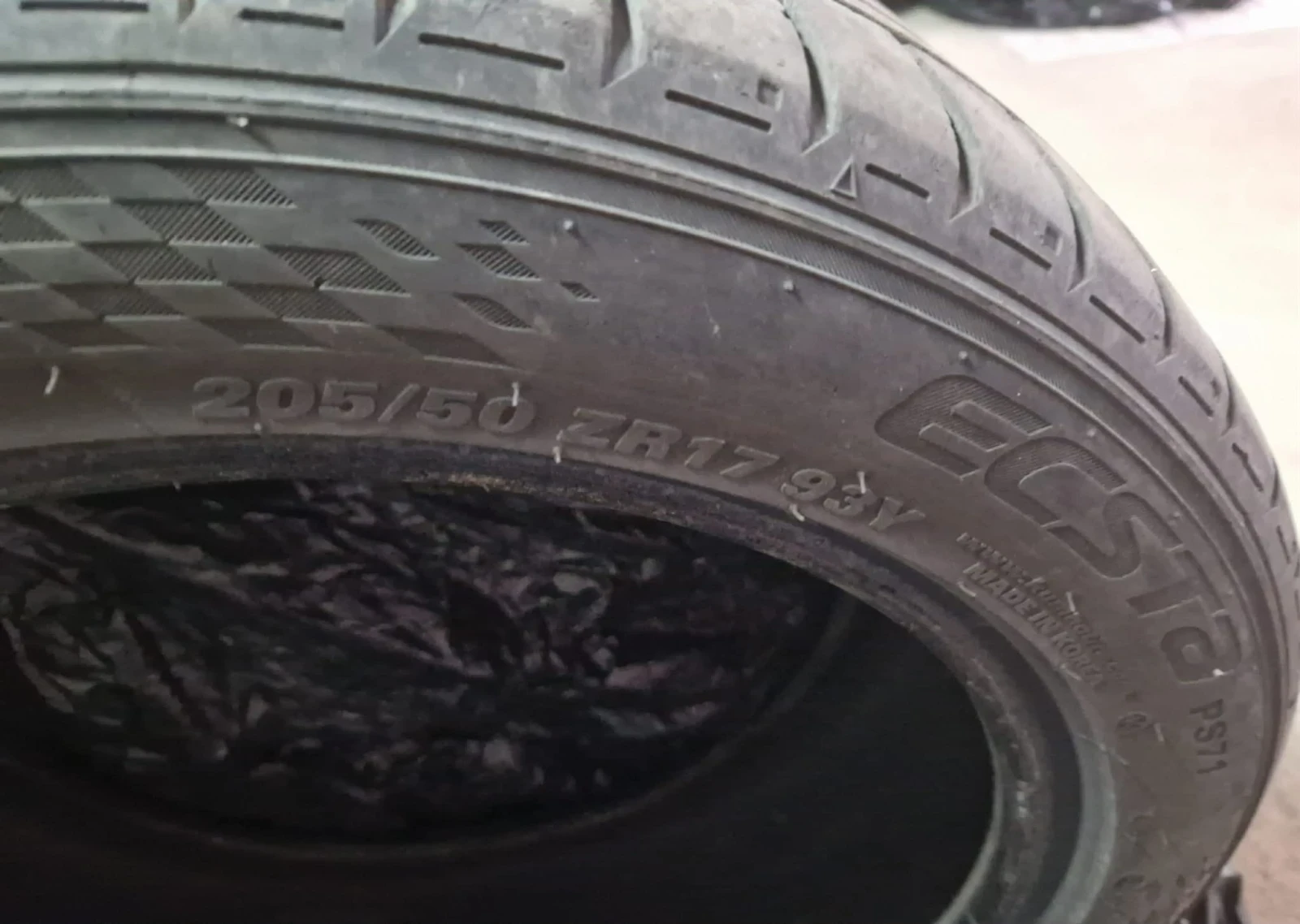Гуми Летни 205/50R17, снимка 3 - Гуми и джанти - 55221034
