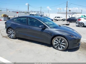������ Tesla Model 3