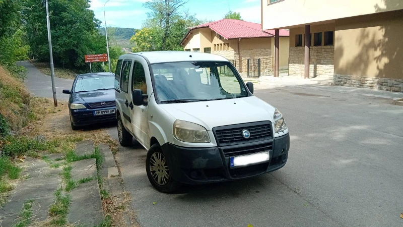 Fiat Doblo 1.3 Multijet, 4+ 1, снимка 2 - Автомобили и джипове - 47073438