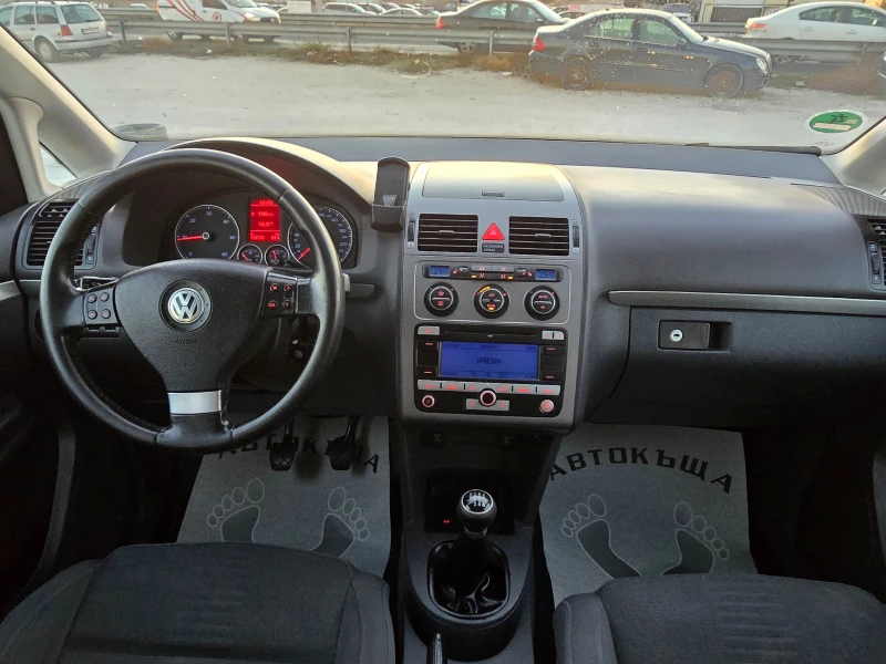 VW Touran 07г.2.0TDI-140к.с., снимка 10 - Автомобили и джипове - 48382254