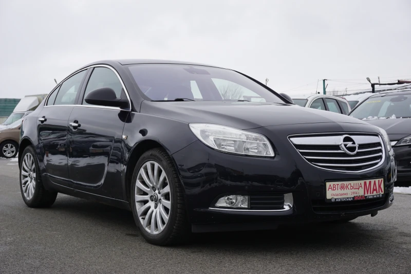 Opel Insignia 2.0/Навигация/Кожа/Седан, снимка 1 - Автомобили и джипове - 48471182