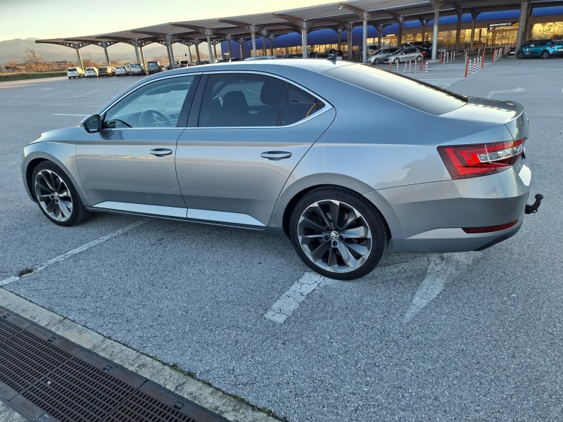 Skoda Superb, снимка 5 - Автомобили и джипове - 48556472