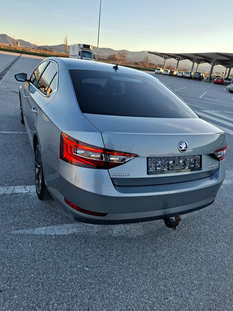 Skoda Superb, снимка 6 - Автомобили и джипове - 48556472