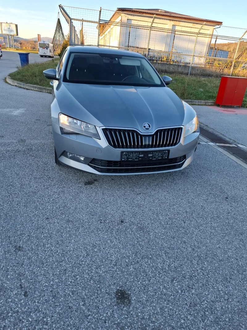 Skoda Superb, снимка 4 - Автомобили и джипове - 48556472