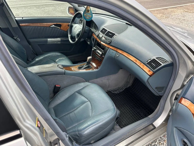 Mercedes-Benz E 320 CDI , снимка 9 - Автомобили и джипове - 51999472