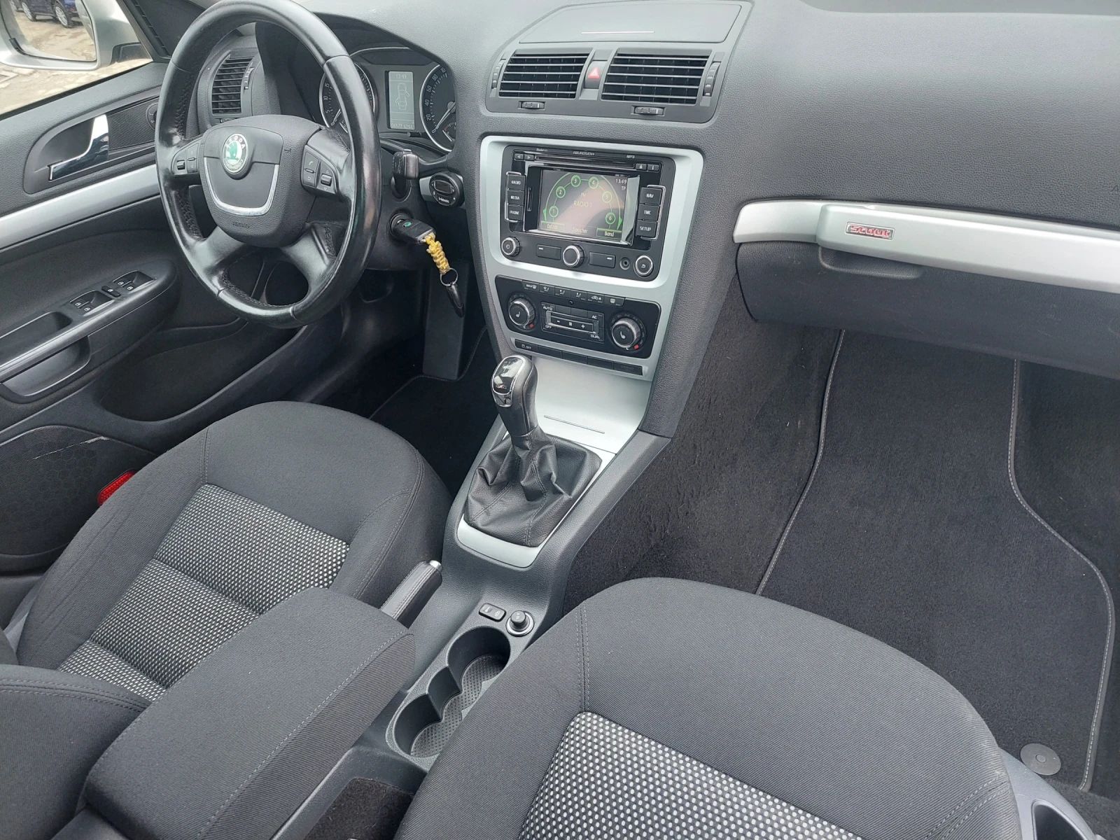 Skoda Octavia 2.0 TDI SCOUT 4x4 - изображение 9