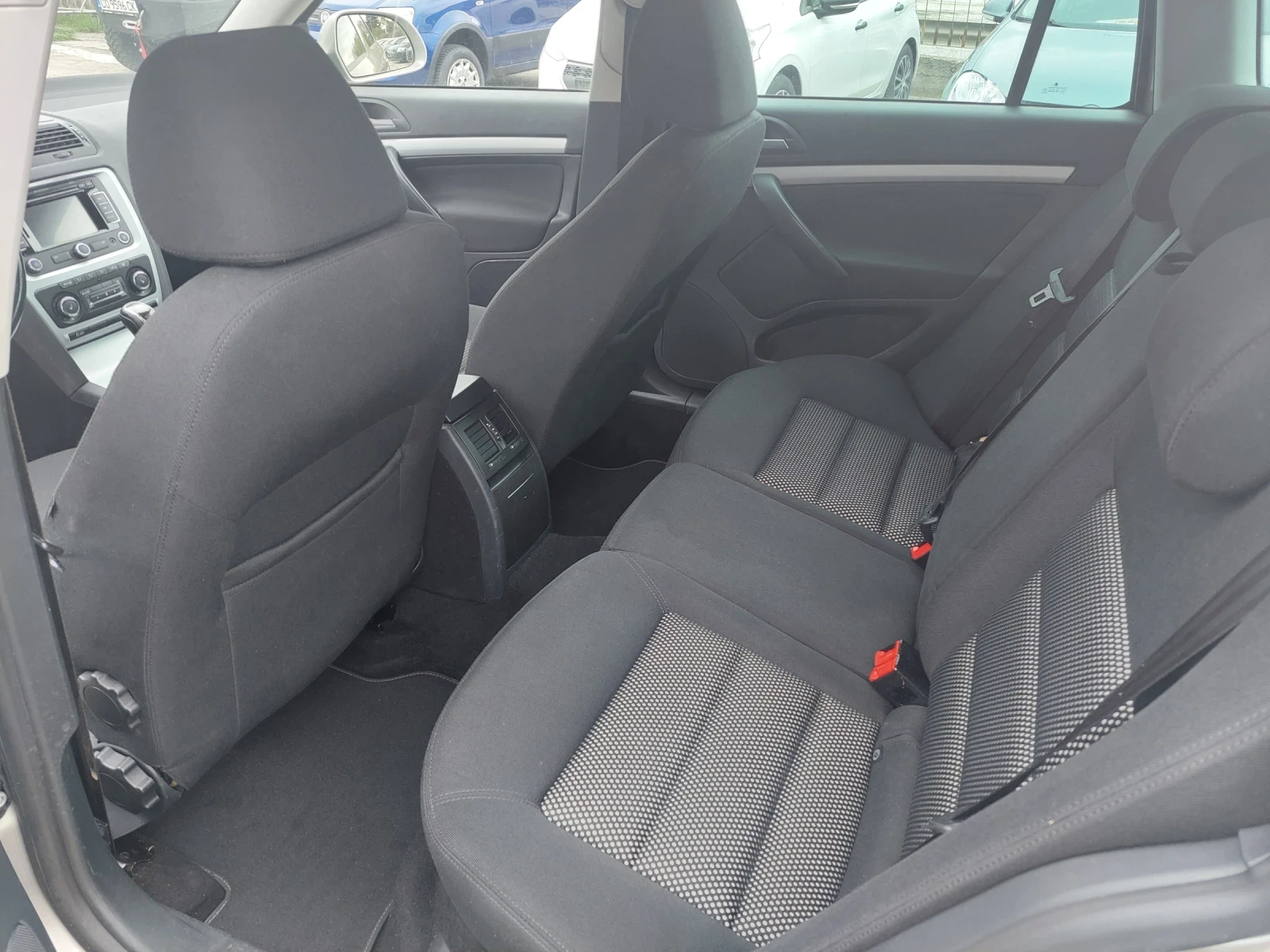 Skoda Octavia 2.0 TDI SCOUT 4x4 - изображение 10