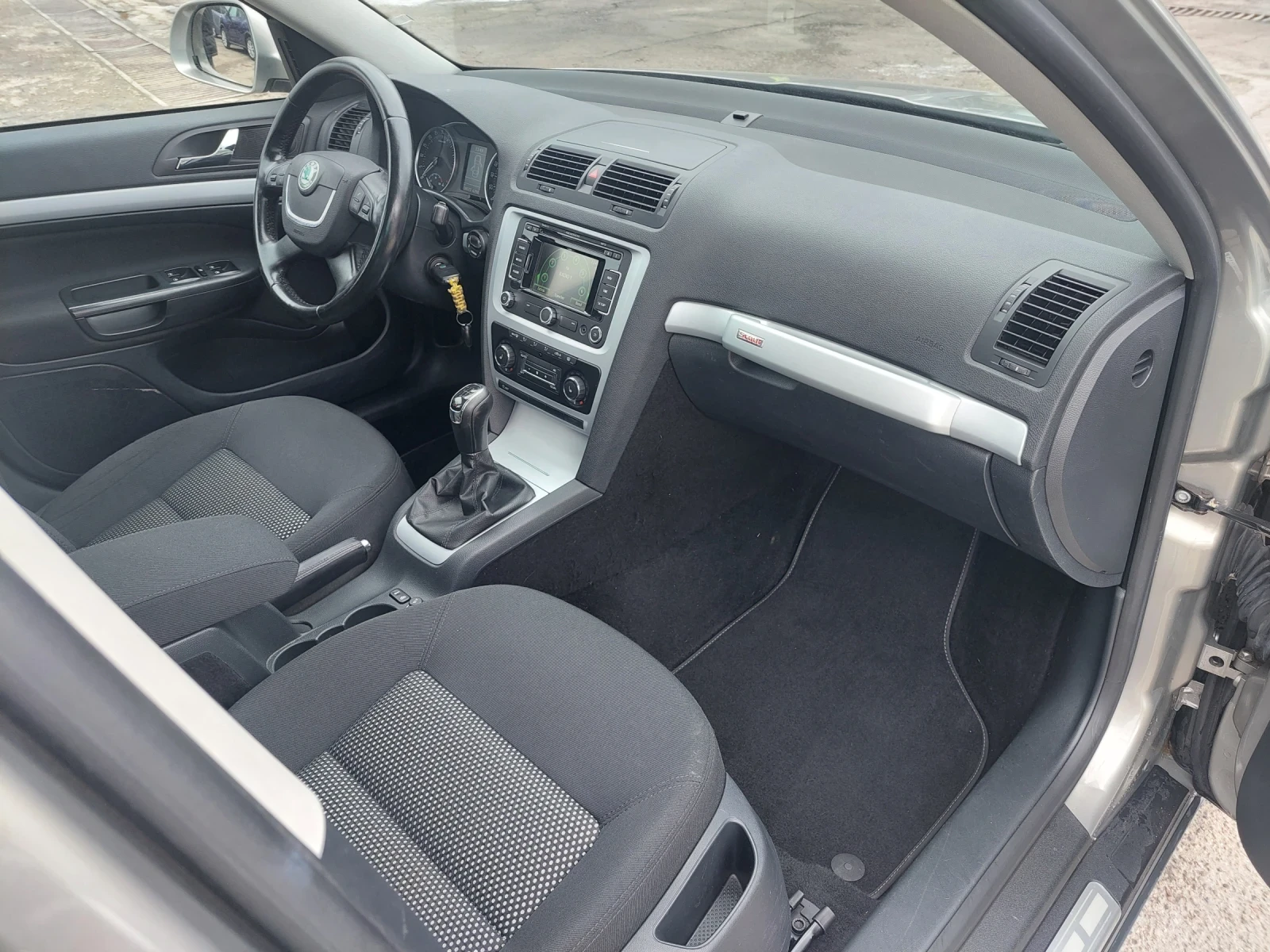 Skoda Octavia 2.0 TDI SCOUT 4x4 - изображение 8
