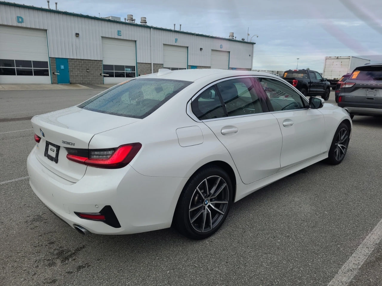 BMW 330 * CARFAX * АВТО КРЕДИТ * ЦЕНА ДО БГ! - изображение 4