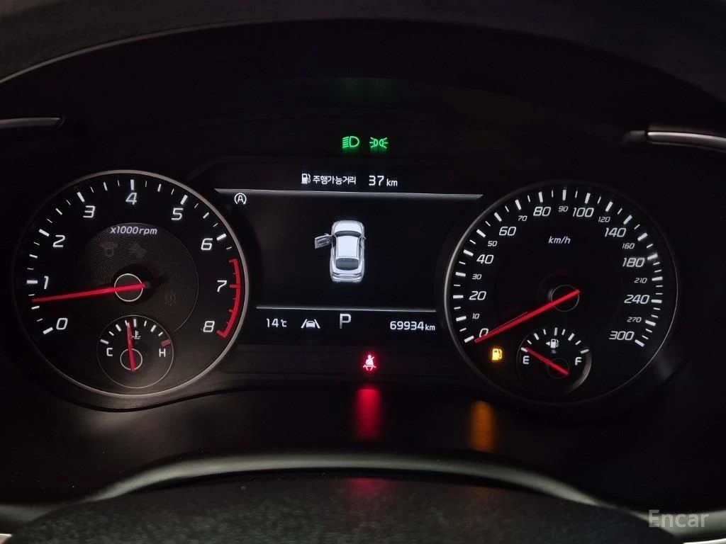 Kia Stinger 3.3* TURBO* GT* ПОДГРЕВ* ОБДУХВАНЕ* ХЕДЪП* LANE* A, снимка 13 - Автомобили и джипове - 54730236