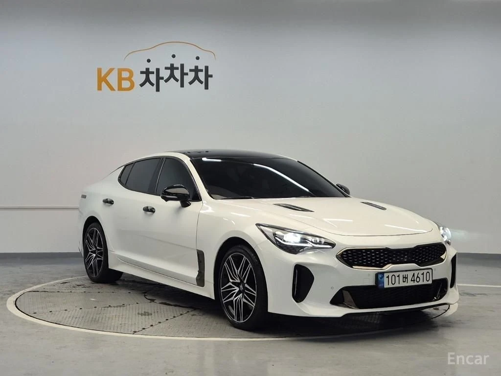 Kia Stinger 3.3* TURBO* GT* ПОДГРЕВ* ОБДУХВАНЕ* ХЕДЪП* LANE* A, снимка 3 - Автомобили и джипове - 54730236