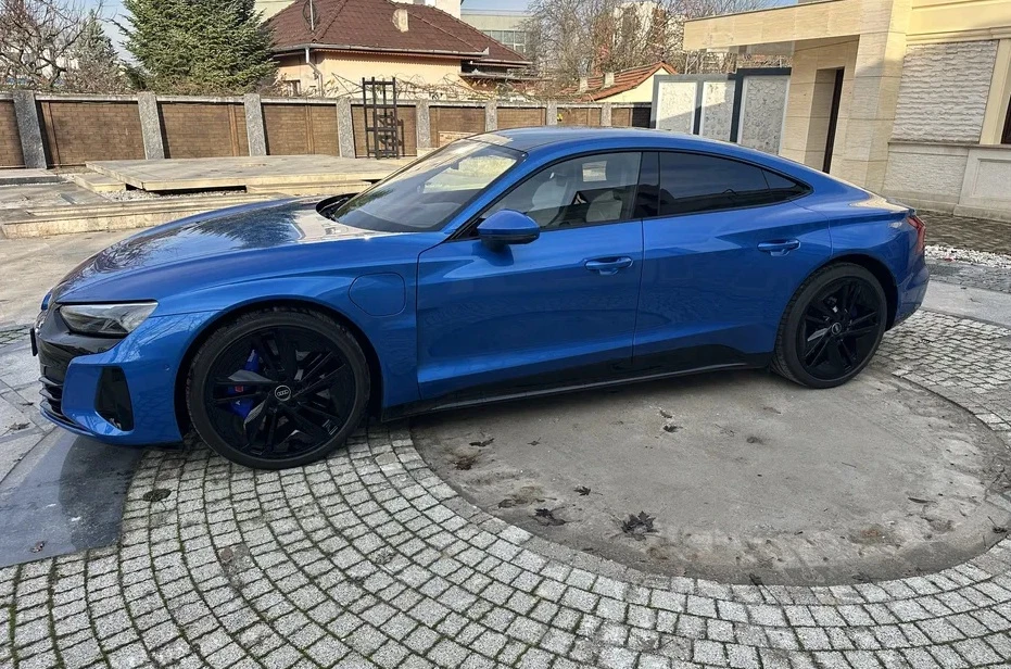 Audi E-Tron GT RS Quattro, снимка 2 - Автомобили и джипове - 54879432