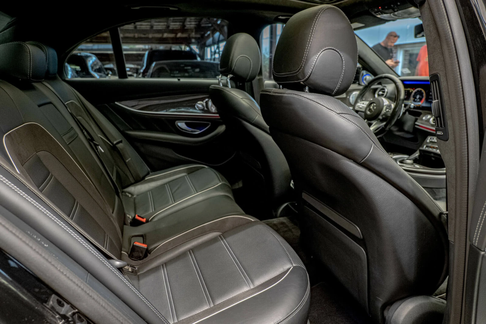 Mercedes-Benz E 63 AMG S/3D Burmester/Панорама/Карбон/Керамика/Обдухване, снимка 10 - Автомобили и джипове - 55073225