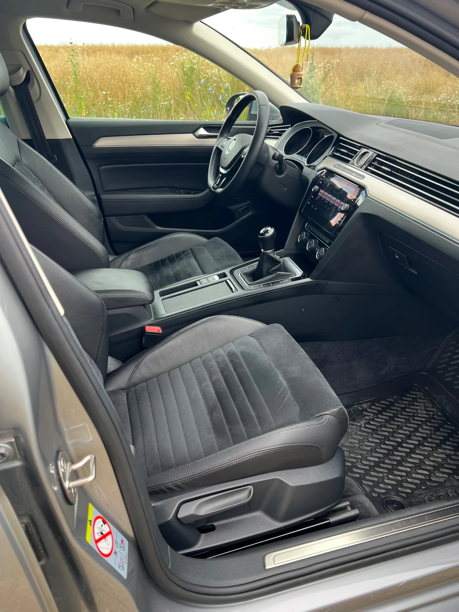 VW Passat Passat Variant Highline 2.0 TDI 150 к.с. MT6, снимка 8 - Автомобили и джипове - 55152842