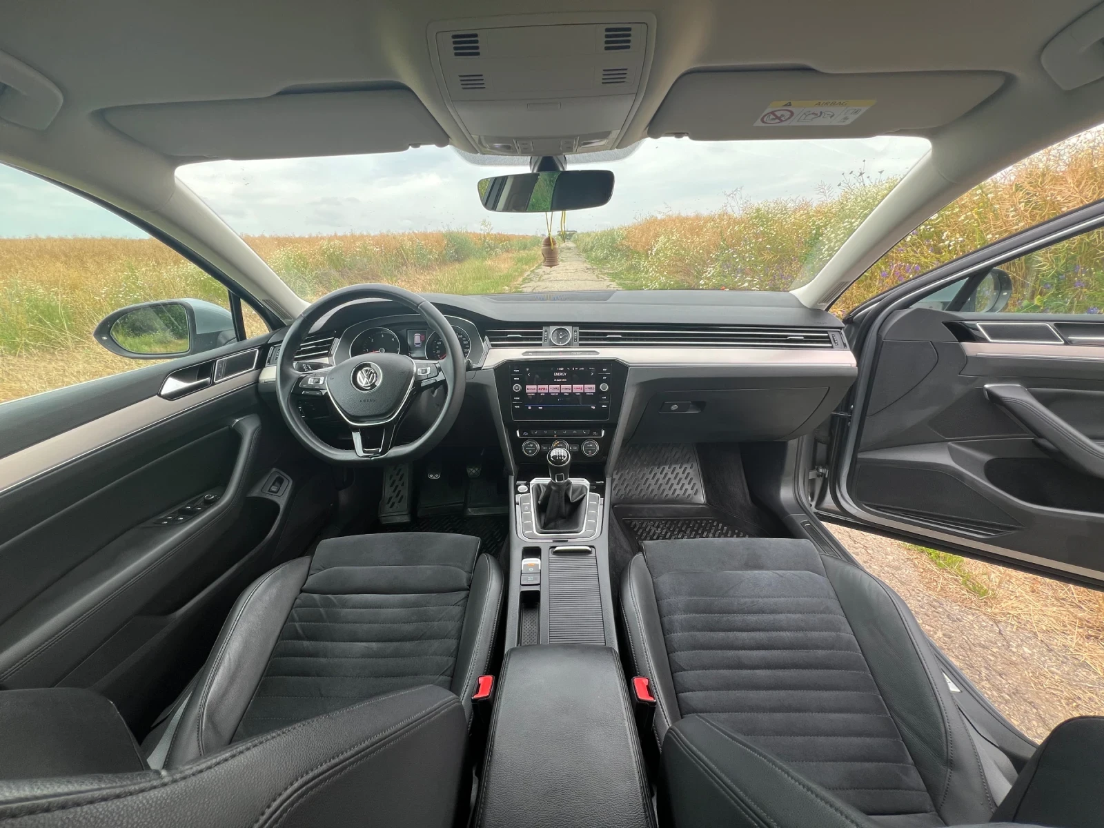 VW Passat Passat Variant Highline 2.0 TDI 150 к.с. MT6, снимка 9 - Автомобили и джипове - 55152842