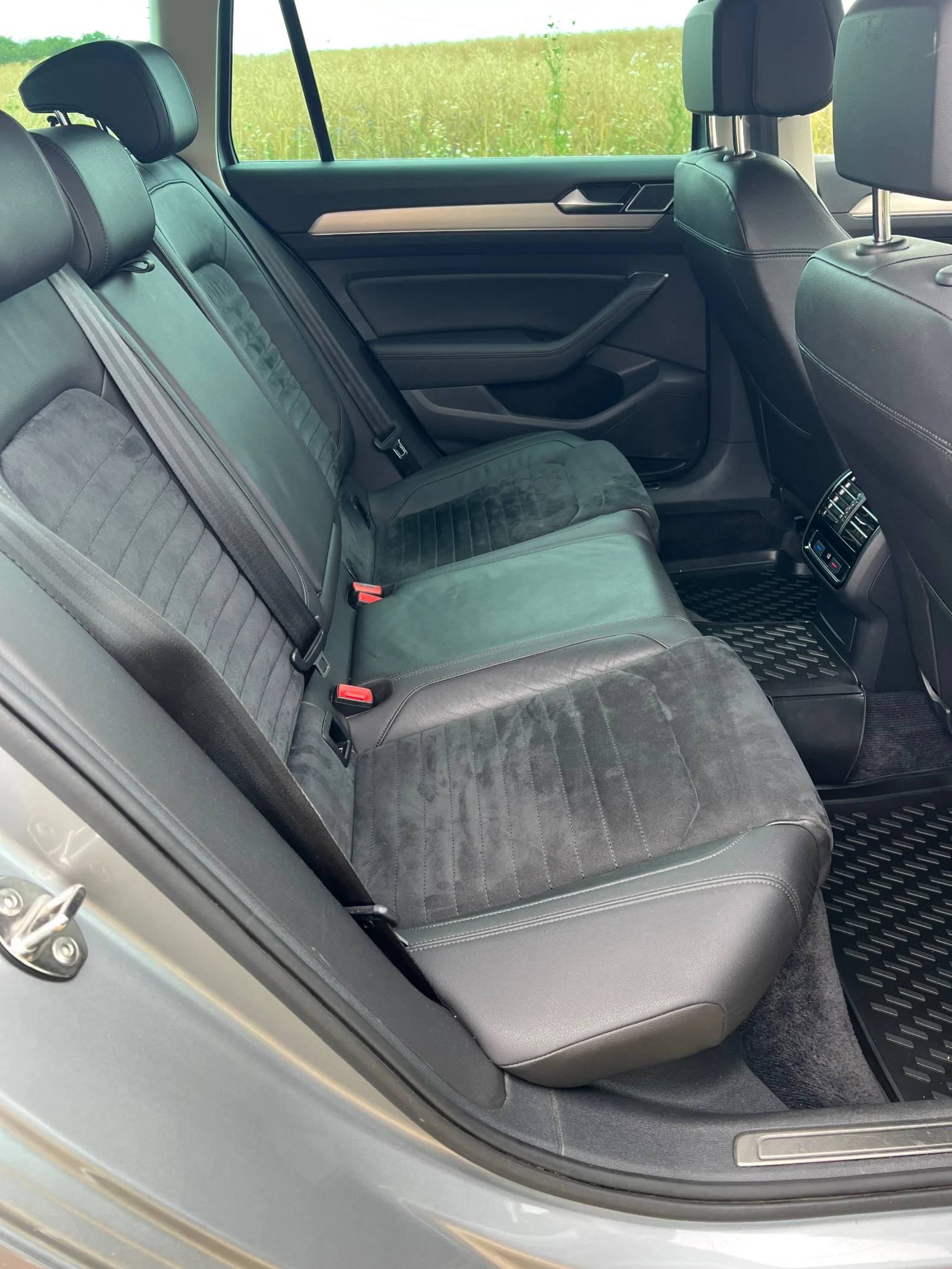 VW Passat Passat Variant Highline 2.0 TDI 150 к.с. MT6, снимка 10 - Автомобили и джипове - 55152842
