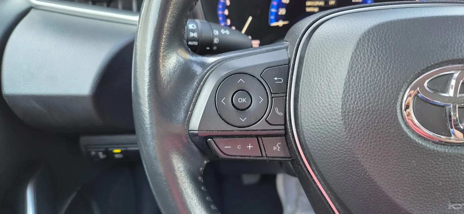 Toyota Corolla ГАРАНЦИЯ  64324km.  1.5 (125 Hp), снимка 13 - Автомобили и джипове - 55496838