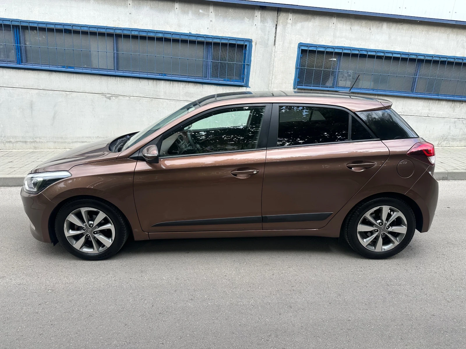 Hyundai I20 1.3i, снимка 5 - Автомобили и джипове - 55670605