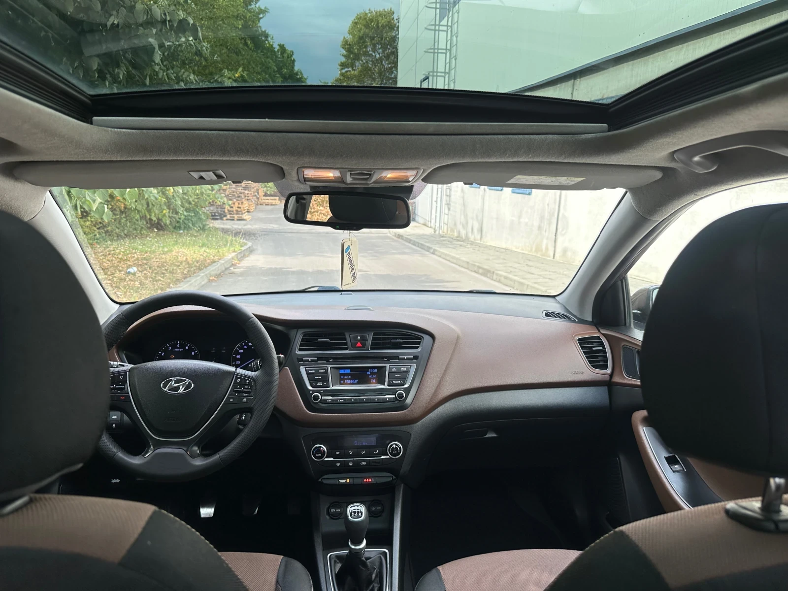 Hyundai I20 1.3i, снимка 10 - Автомобили и джипове - 55670605