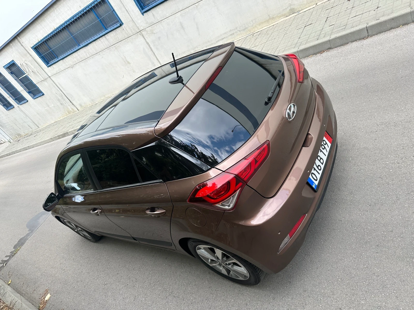 Hyundai I20 1.3i, снимка 8 - Автомобили и джипове - 55670605