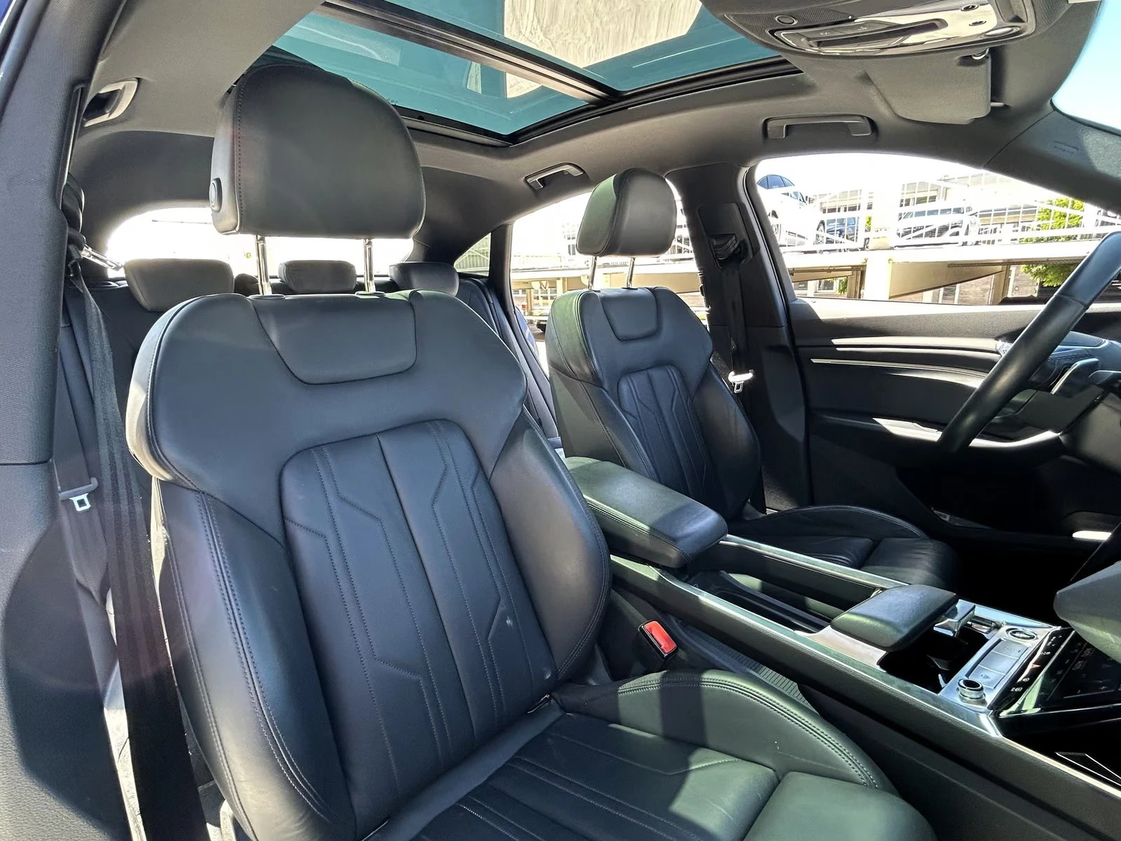 Audi E-Tron 50/313HP/SPORTBACK/S-LINE/PANO/360/HUD/HUD/792z, снимка 14 - Автомобили и джипове - 55705295