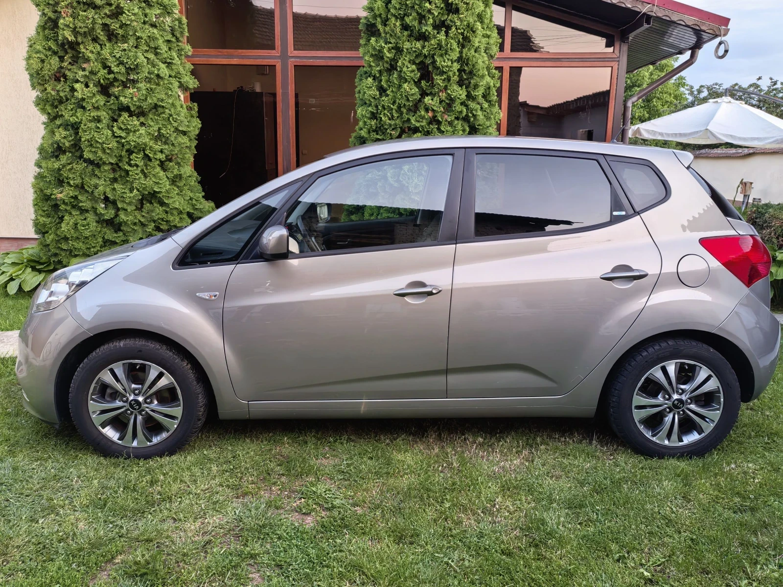 Kia Venga 1.4CRDI ТОП , снимка 8 - Автомобили и джипове - 55832009