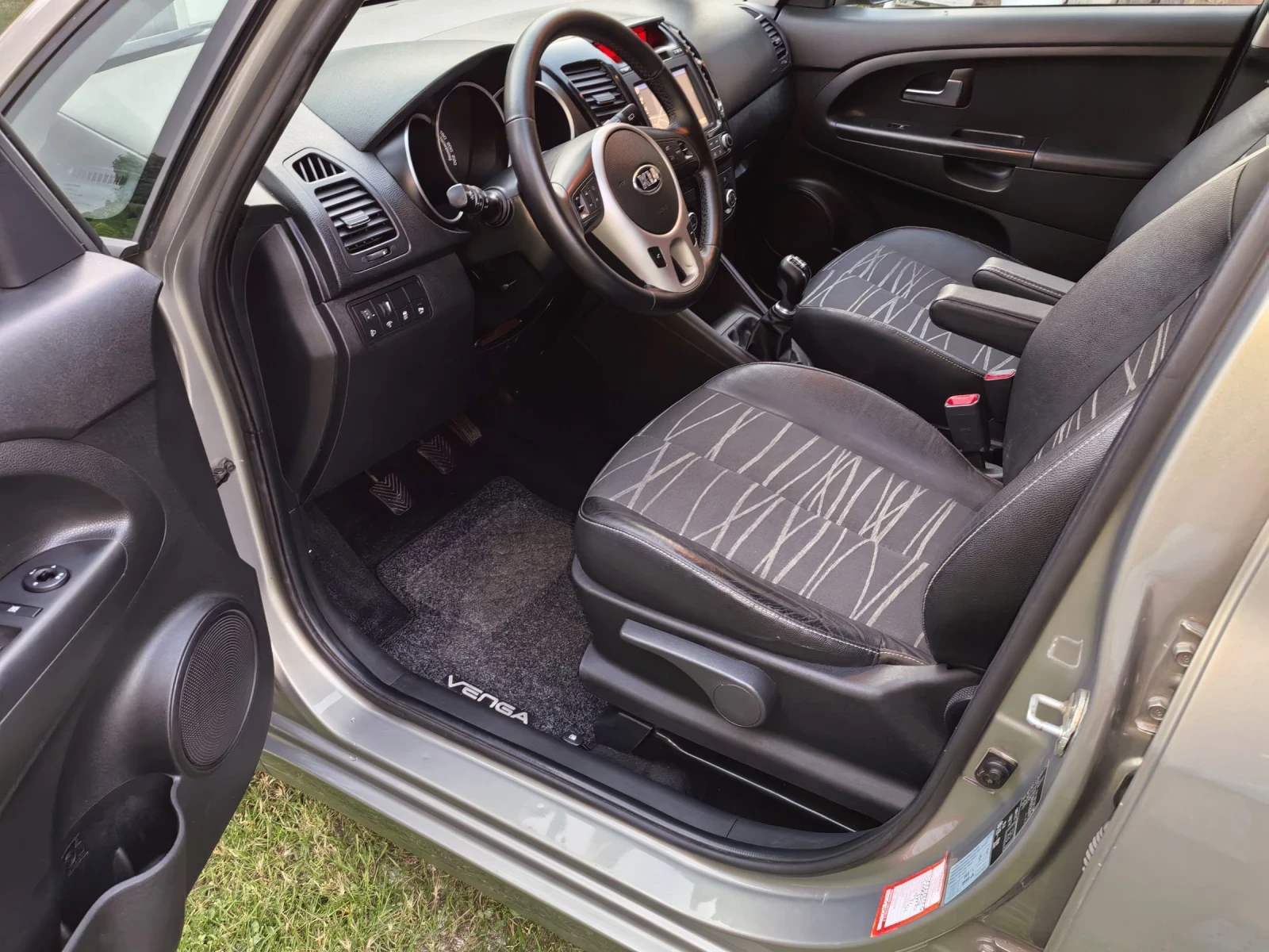 Kia Venga 1.4CRDI ТОП , снимка 10 - Автомобили и джипове - 55832009