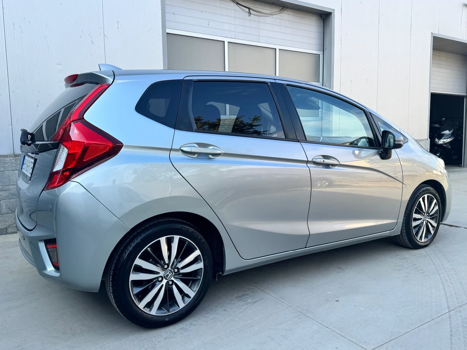 Honda Jazz 1.3i-VTEC AUTOMATIC, снимка 8 - Автомобили и джипове - 55843137