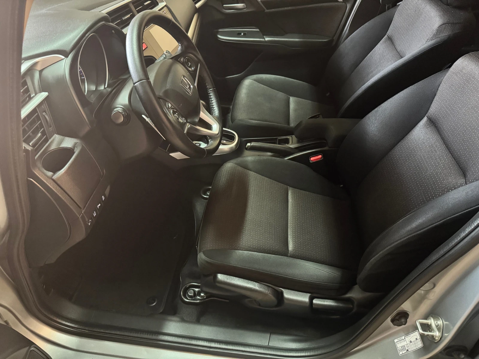 Honda Jazz 1.3i-VTEC AUTOMATIC, снимка 10 - Автомобили и джипове - 55843137