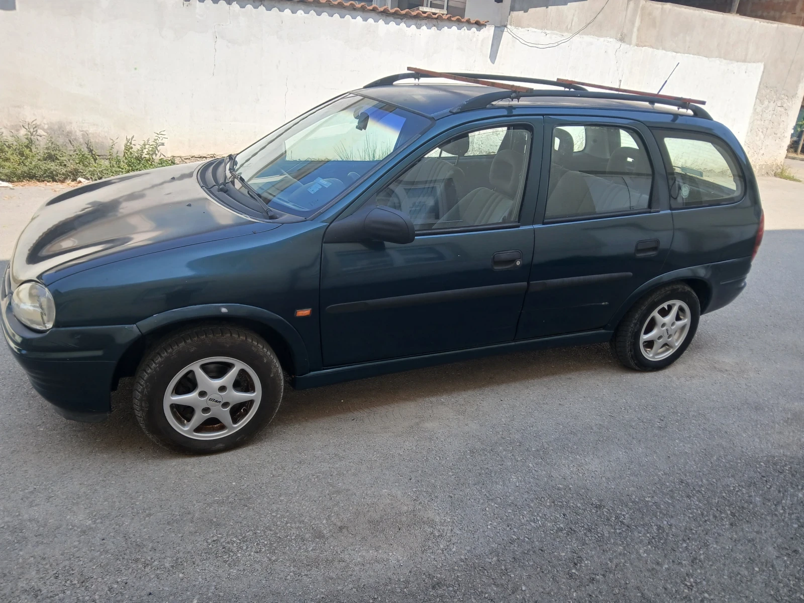 Opel Corsa Комби, снимка 4 - Автомобили и джипове - 55968492
