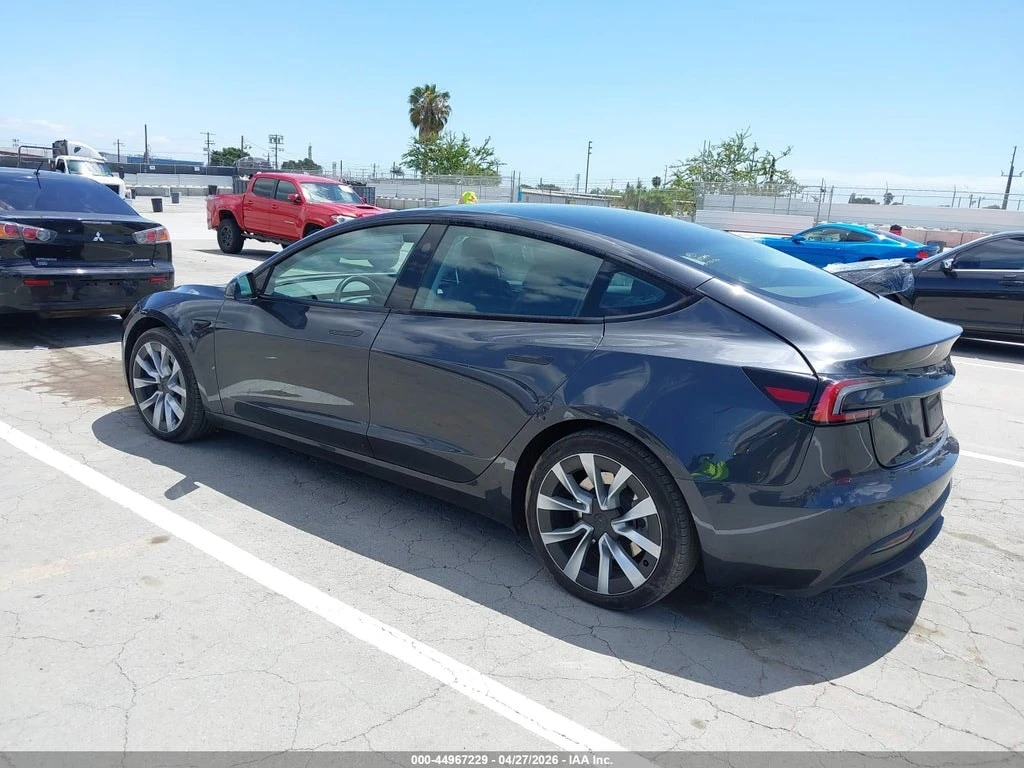 Tesla Model 3 RWD | CARFAX | ��������������� ��� ������������ | Mobile.bg � ����������� 4