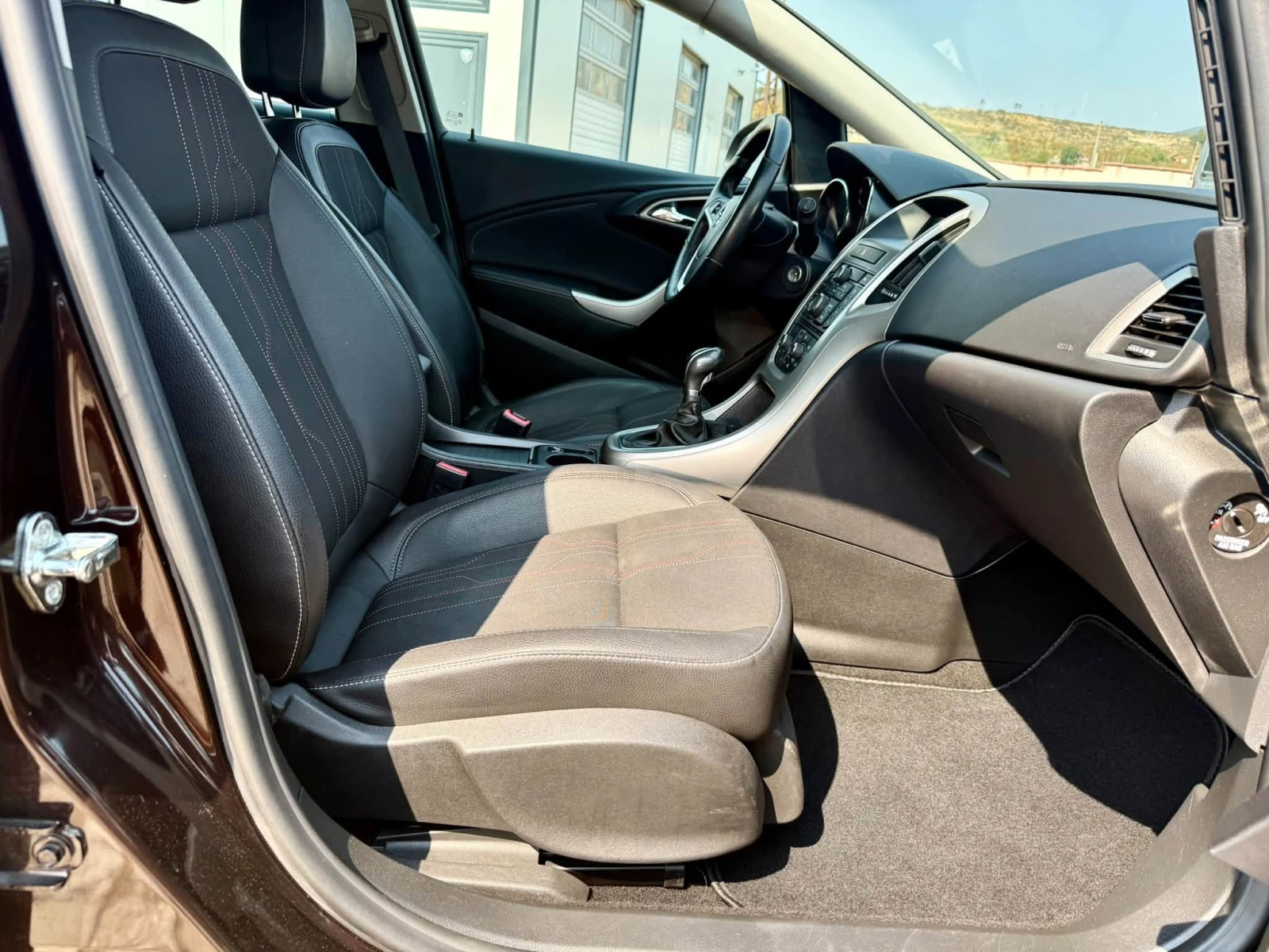 Opel Astra 1.4 88хил.км, снимка 12 - Автомобили и джипове - 56039975