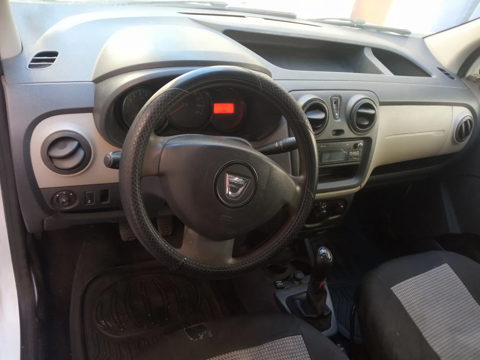 Dacia Dokker 1.6 газ, снимка 8 - Автомобили и джипове - 56360134